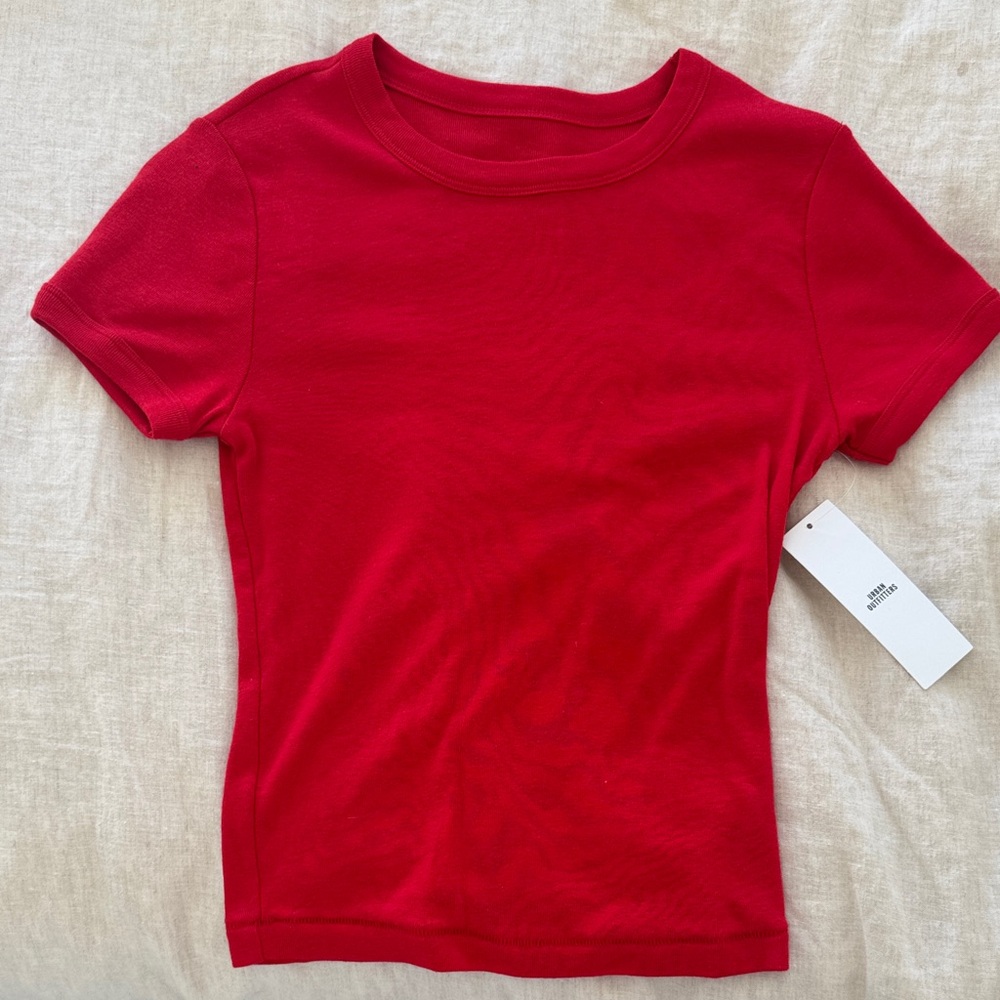 Red fitted T-shirt size M